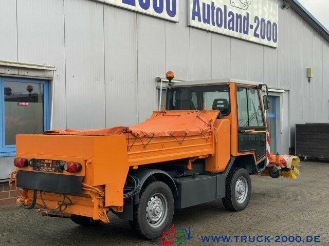 Multicar Kiefer Boki Winterdienst Streuer + Besen 23 TKM - Road sweeper: picture 5 Multicar Kiefer Boki Winterdienst Streuer + Besen 23 TKM - Road sweeper: picture 5