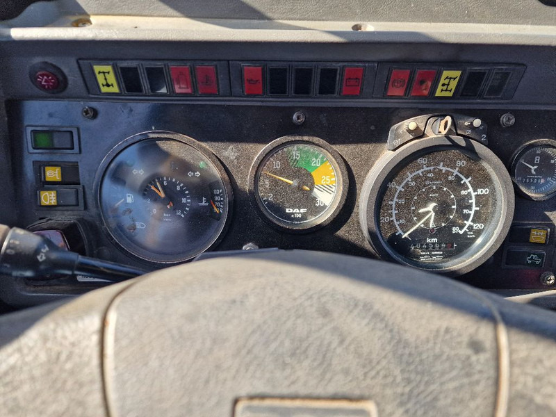Interior photo 1: Tipper DAF 1700 TURBO