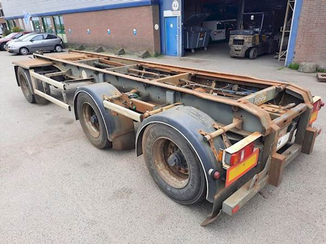 Floor FLA-3-101 - Container transporter/ Swap body semi-trailer: picture 4 Floor FLA-3-101 - Container transporter/ Swap body semi-trailer: picture 4