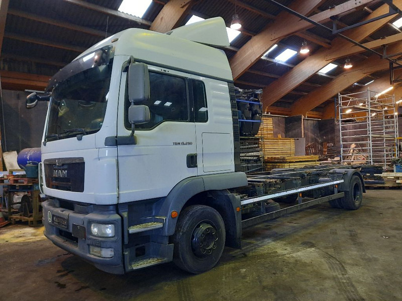 MAN TGM 15.290 4X2 LL - Container transporter/ Swap body truck: picture 1 MAN TGM 15.290 4X2 LL - Container transporter/ Swap body truck: picture 1