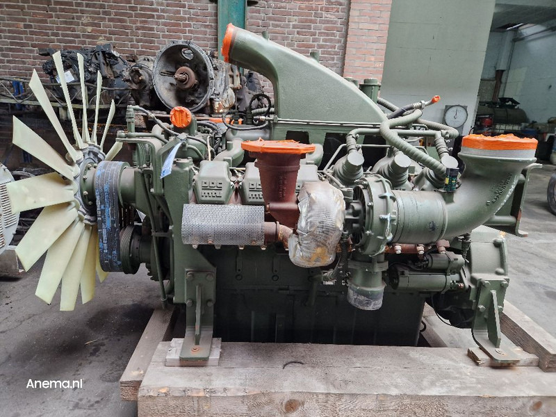 MTU (MERCEDES-BENZ) 12V 2000 - Engine: picture 1 MTU (MERCEDES-BENZ) 12V 2000 - Engine: picture 1