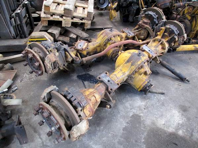 Renault 4888 - Front axle for Truck: picture 1 Renault 4888 - Front axle for Truck: picture 1