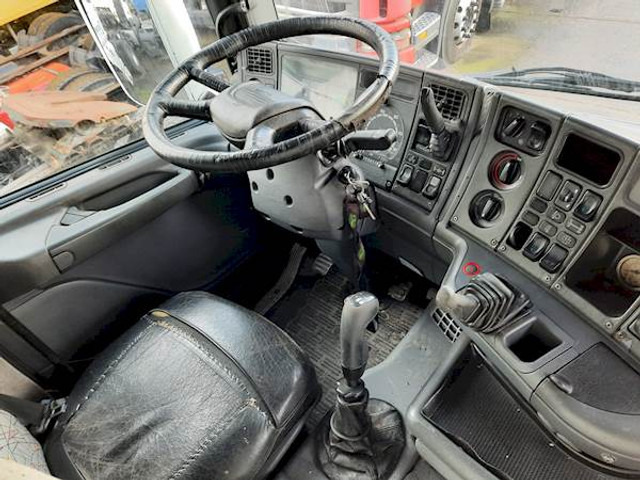 Scania R 124 LA 440 - Tractor unit: picture 5 Scania R 124 LA 440 - Tractor unit: picture 5