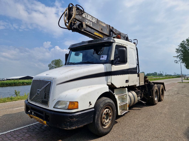 Volvo NH12.460 - Tractor unit: picture 1 Volvo NH12.460 - Tractor unit: picture 1