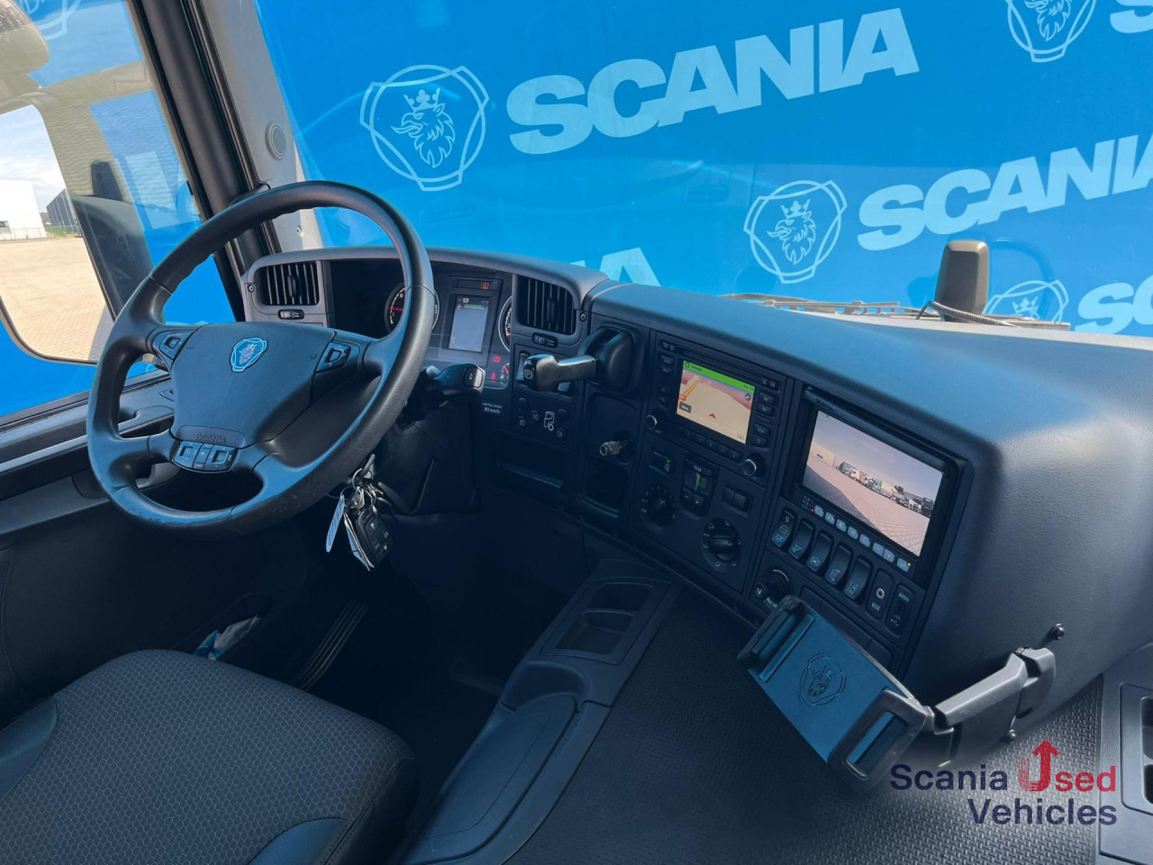 Box truck SCANIA P 320 DB6x2*4MNB RETARDER FULL AIR 8T TAIL LIFT 2T: picture 13