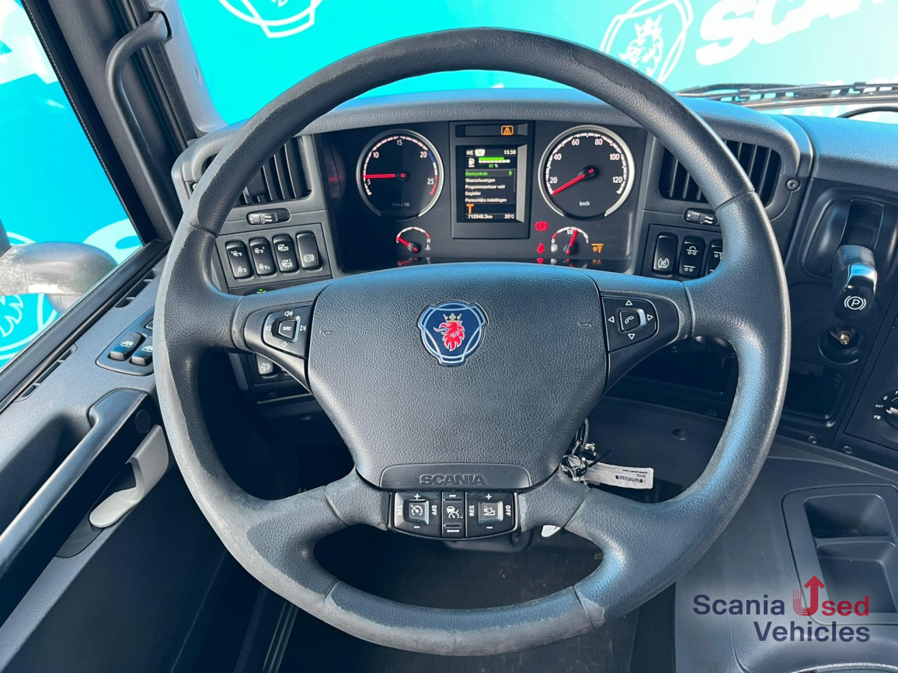 SCANIA P 410 DB6x2*4MNB RETARDER FULL AIR 8T TAIL LIFT 2T - Box truck: picture 3 SCANIA P 410 DB6x2*4MNB RETARDER FULL AIR 8T TAIL LIFT 2T - Box truck: picture 3