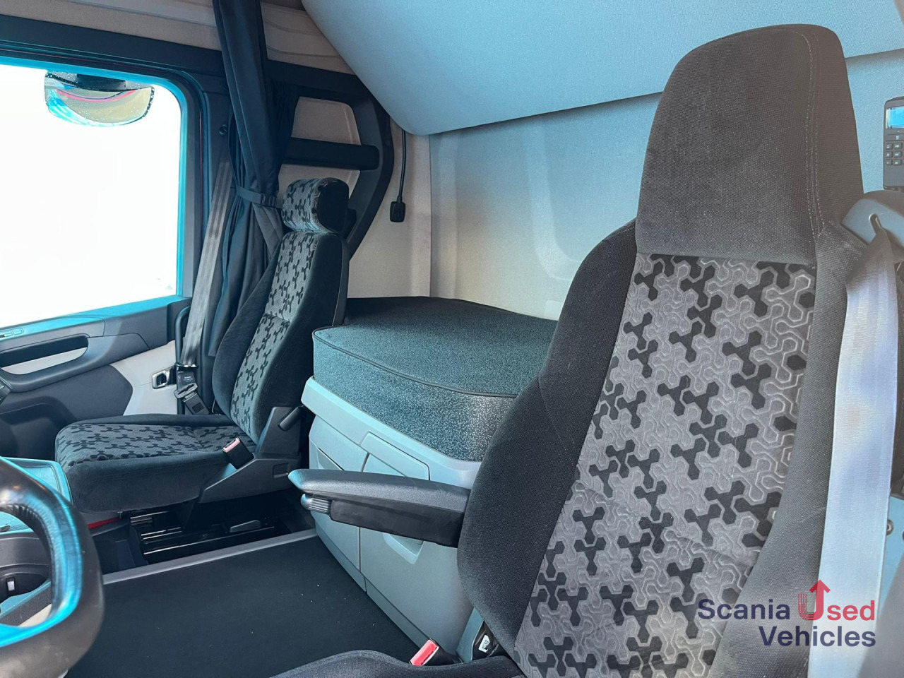 SCANIA R 410 A4x2NA RETARDER LED NAVI - Tractor unit: picture 3 SCANIA R 410 A4x2NA RETARDER LED NAVI - Tractor unit: picture 3