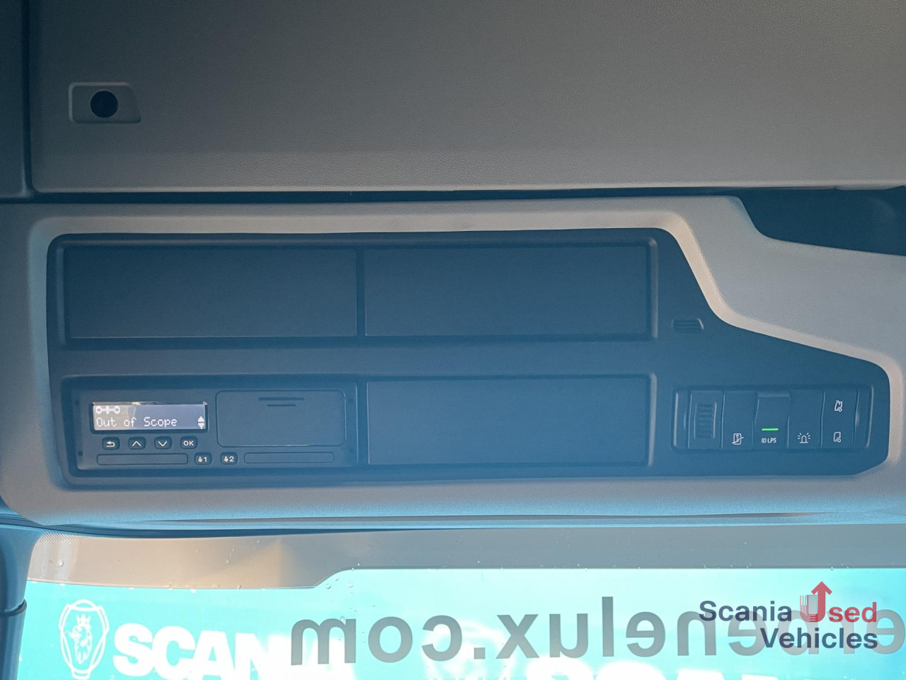 SCANIA R 420 A4x2NA DIFF LOCK CRB LED NAVI ACC VECTO 3 - Tractor unit: picture 4 SCANIA R 420 A4x2NA DIFF LOCK CRB LED NAVI ACC VECTO 3 - Tractor unit: picture 4