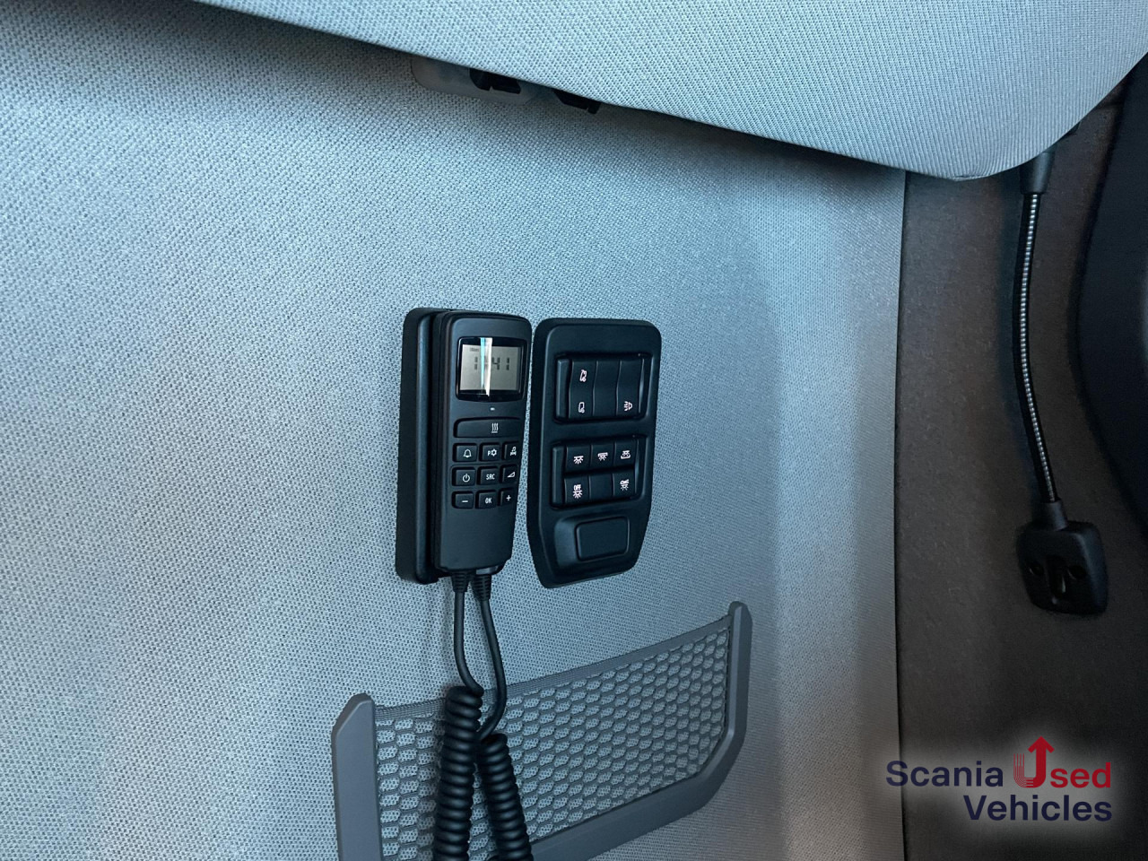 SCANIA R 420 A4x2NA DIFF LOCK CRB LED NAVI ACC VECTO 3 - Tractor unit: picture 5 SCANIA R 420 A4x2NA DIFF LOCK CRB LED NAVI ACC VECTO 3 - Tractor unit: picture 5