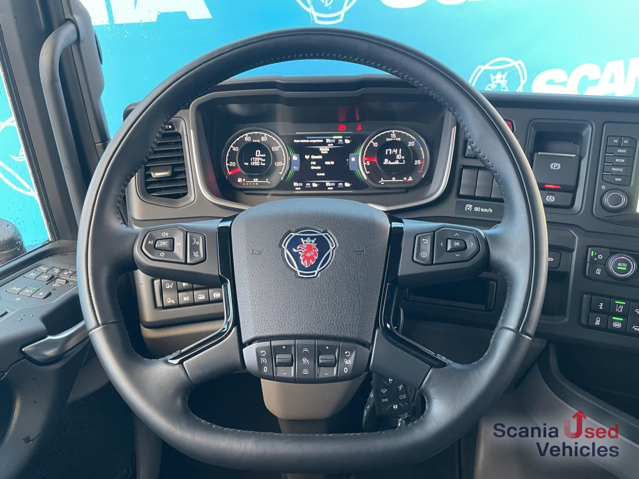 SCANIA R 420 A4x2NA DIFF LOCK CRB LED NAVI ACC VECTO 3 - Tractor unit: picture 2 SCANIA R 420 A4x2NA DIFF LOCK CRB LED NAVI ACC VECTO 3 - Tractor unit: picture 2