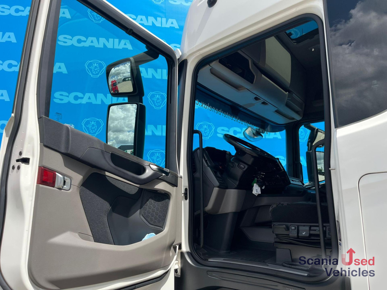 SCANIA R 450 A4x2EB RETARDER MEGA / VOLUME DIFF-L 8T PTOV - Tractor unit: picture 2 SCANIA R 450 A4x2EB RETARDER MEGA / VOLUME DIFF-L 8T PTOV - Tractor unit: picture 2