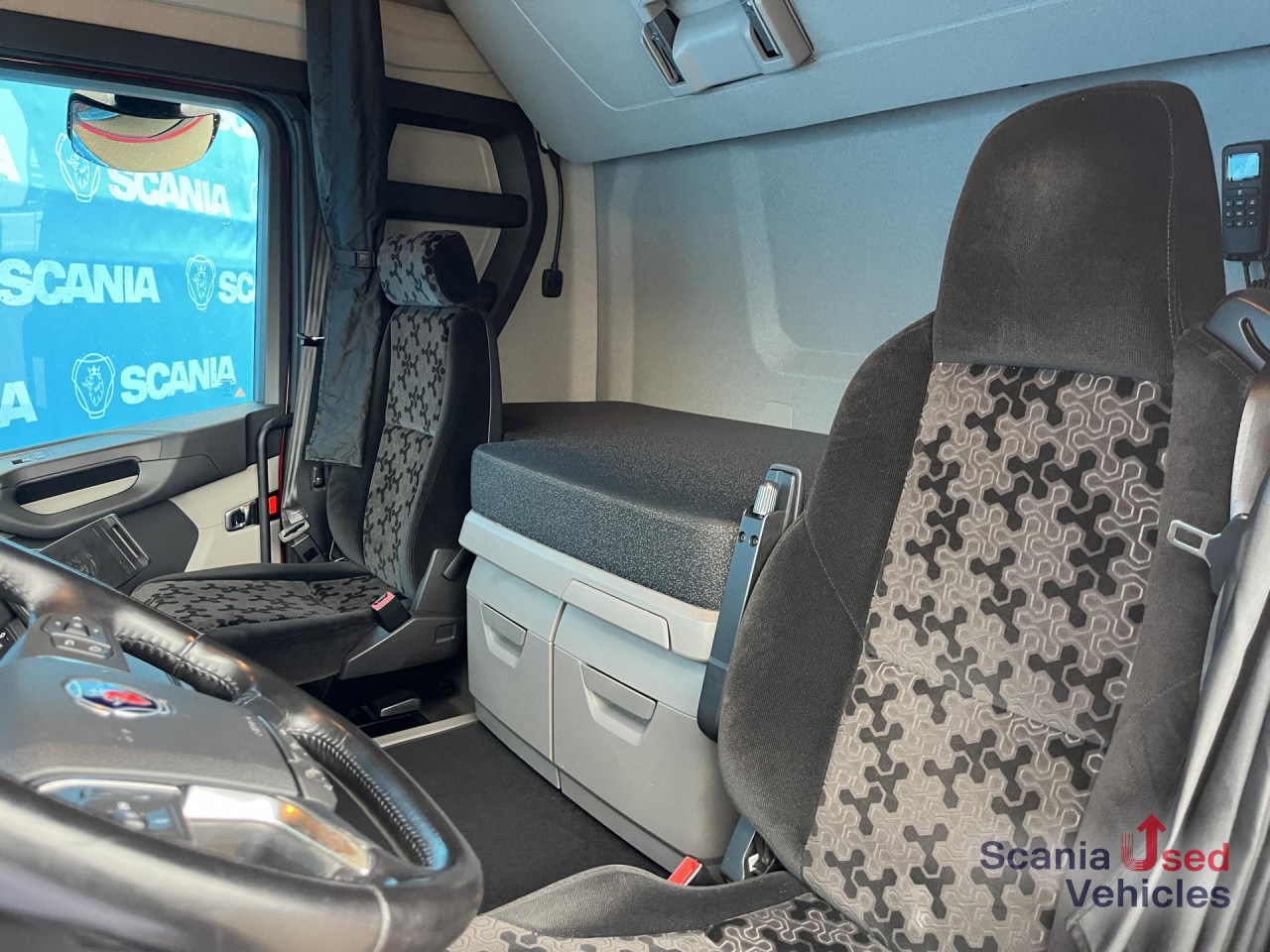 SCANIA R 450 A6x2/4NA RETARDER PTO P-AIRCO LED NAVI - Tractor unit: picture 3 SCANIA R 450 A6x2/4NA RETARDER PTO P-AIRCO LED NAVI - Tractor unit: picture 3