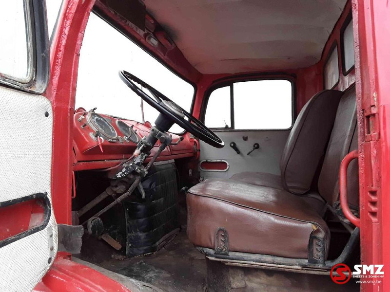 Interior photo 1: Tipper Mercedes-Benz Interior photo 1: Tipper Mercedes-Benz