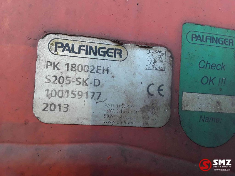 Dropside/ Flatbed truck, Crane truck Renault Kerax 380: picture 12 Dropside/ Flatbed truck, Crane truck Renault Kerax 380: picture 12