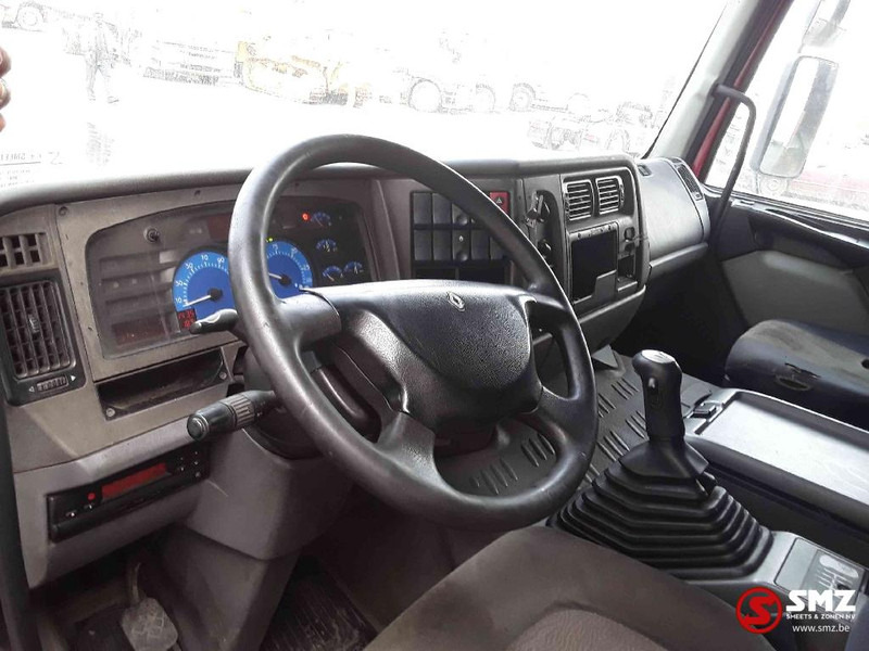 Interior photo 1: Tractor unit Renault Premium 420 hydraulic