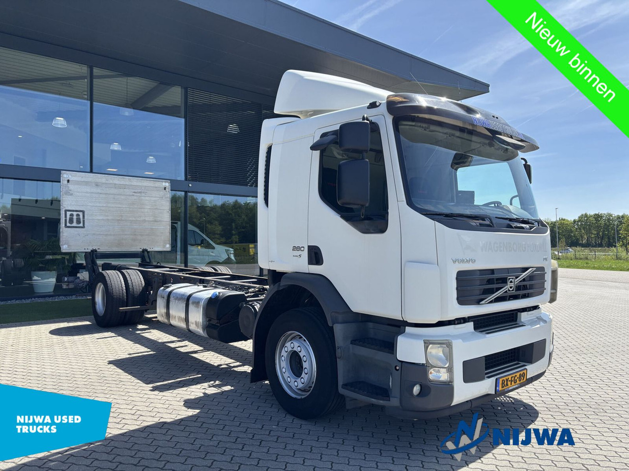 Volvo FE 42R 4x2 Laadklep + Airco - Cab chassis truck: picture 2 Volvo FE 42R 4x2 Laadklep + Airco - Cab chassis truck: picture 2
