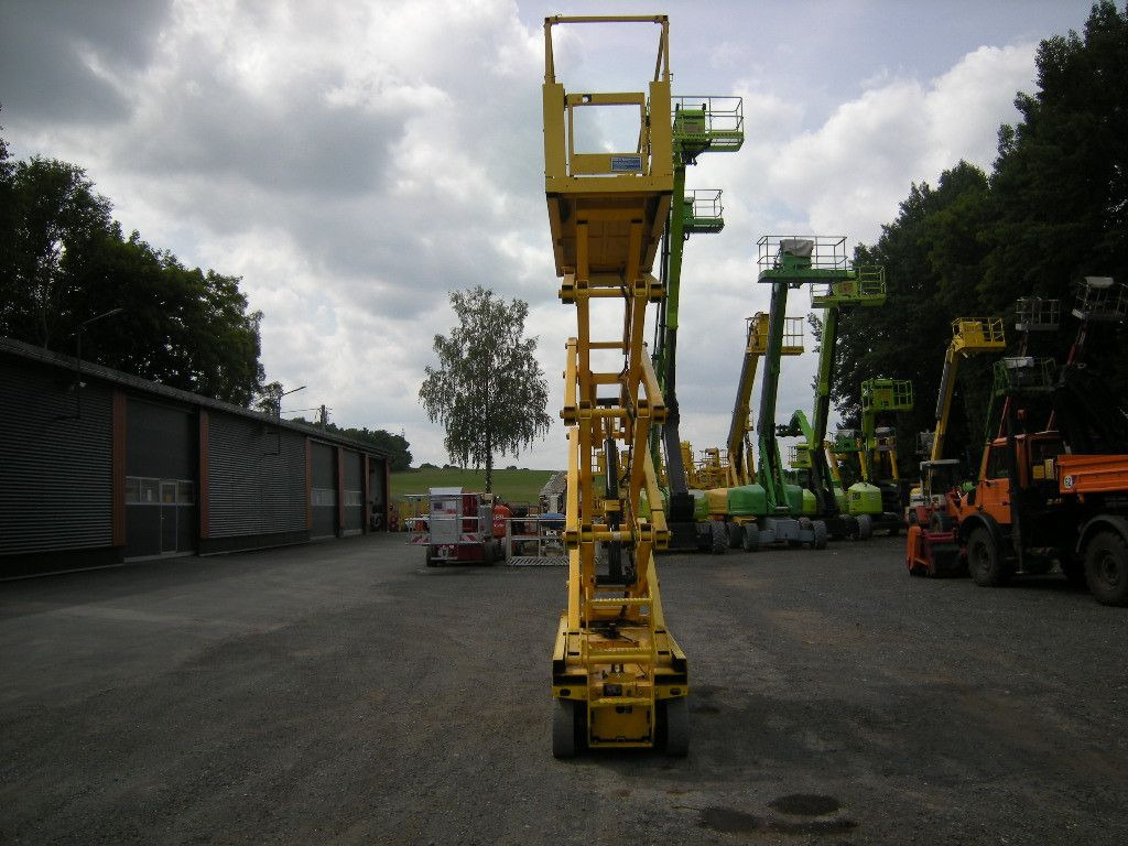 Genie GS 2632, Scherenarbeitsbühne Genie 10 m - Truck mounted aerial platform: picture 3 Genie GS 2632, Scherenarbeitsbühne Genie 10 m - Truck mounted aerial platform: picture 3