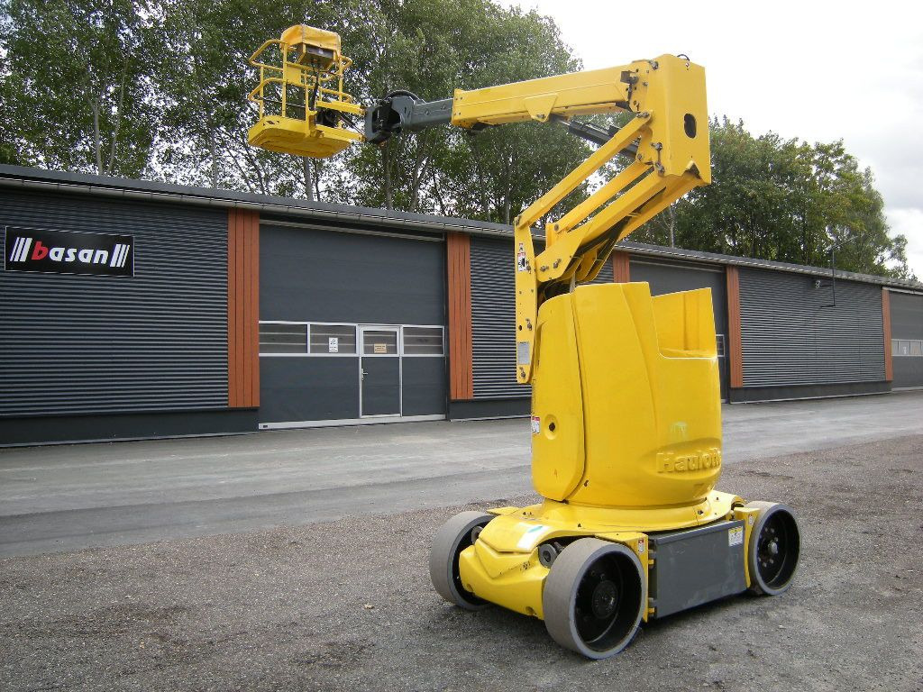 Haulotte HA12CJ+ , AH 12m, Korbarm drehbar - Truck mounted aerial platform: picture 2 Haulotte HA12CJ+ , AH 12m, Korbarm drehbar - Truck mounted aerial platform: picture 2