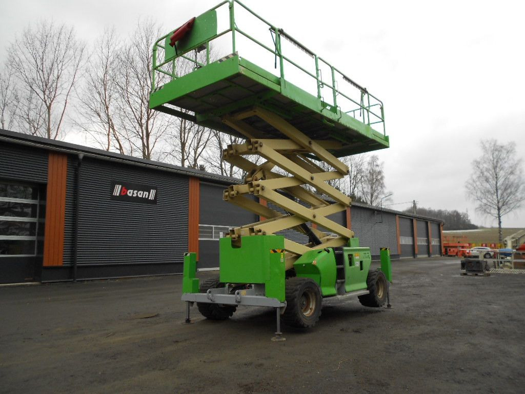 JLG 4394RT, Scherenbühne , 15 m, Allrad, Stützen - Scissor lift: picture 3 JLG 4394RT, Scherenbühne , 15 m, Allrad, Stützen - Scissor lift: picture 3