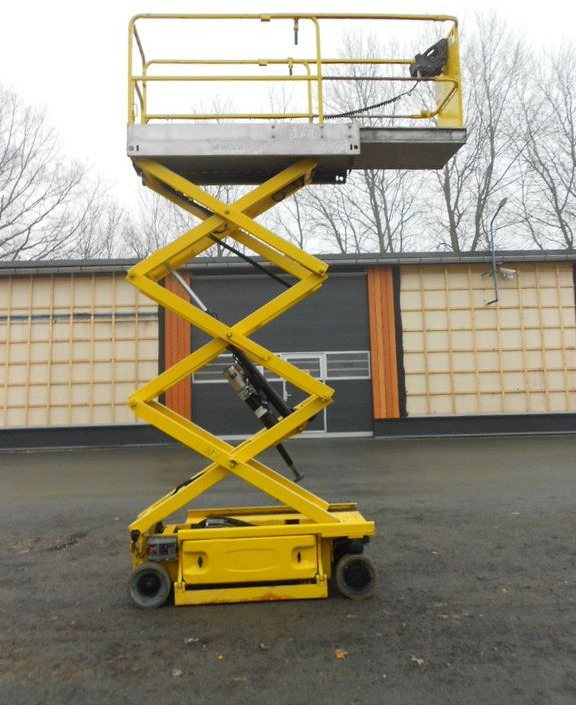 JLG JLG 1930 ES, Scherenarbeitsbühne AH 8 m - Scissor lift: picture 1 JLG JLG 1930 ES, Scherenarbeitsbühne AH 8 m - Scissor lift: picture 1