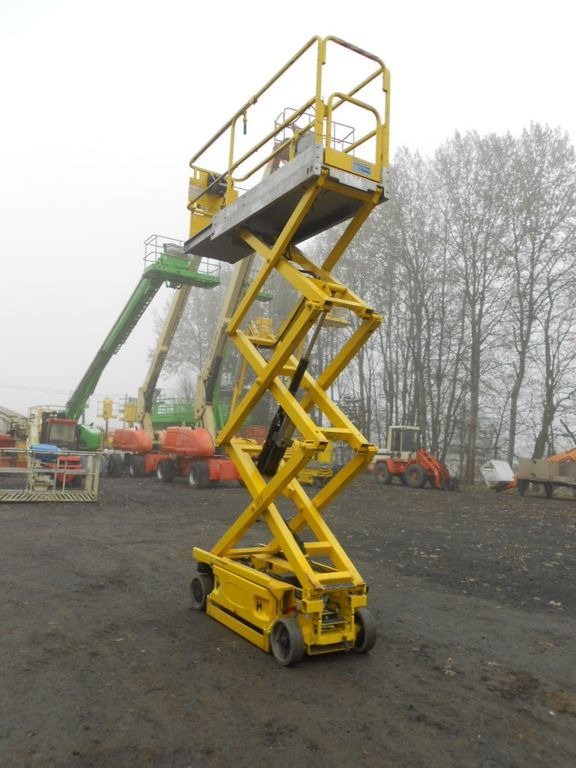 JLG JLG 1930 ES, Scherenarbeitsbühne AH 8 m - Scissor lift: picture 4 JLG JLG 1930 ES, Scherenarbeitsbühne AH 8 m - Scissor lift: picture 4
