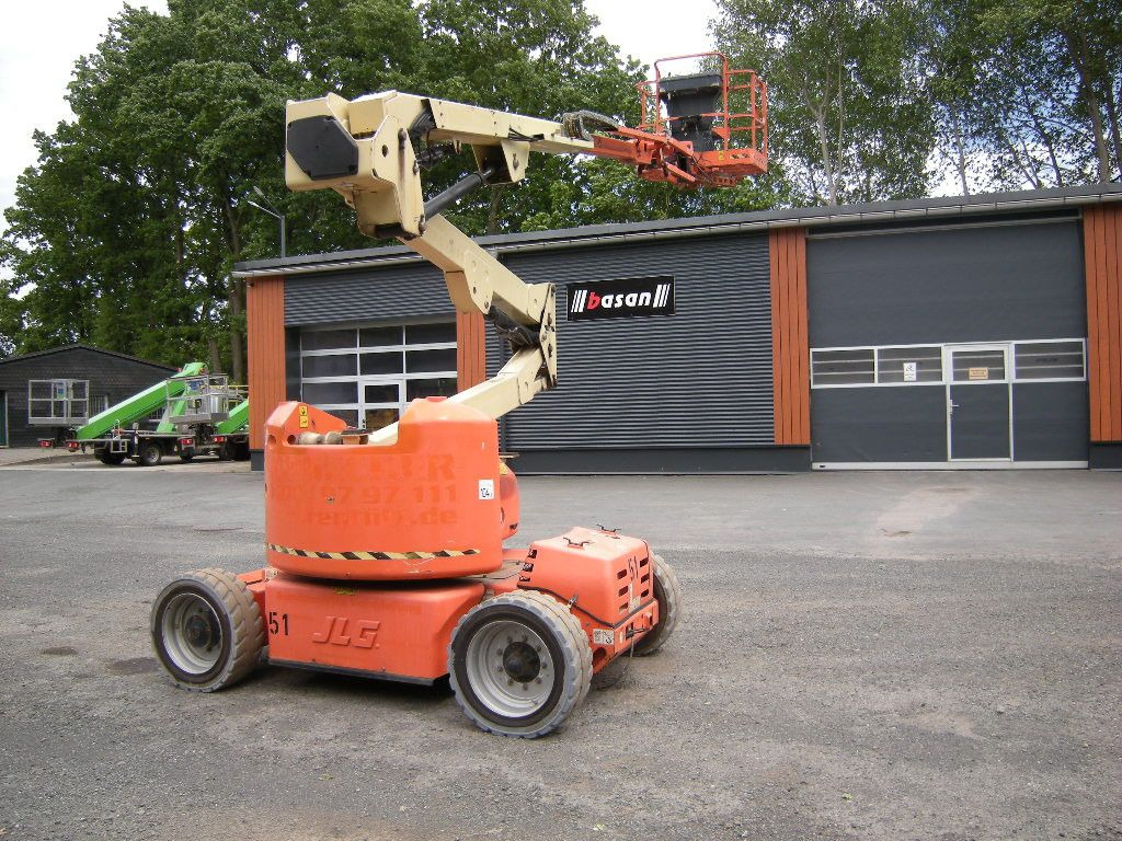 JLG M450 AJ Gelenkteleskoparbeitsbühne 16 m - Truck mounted aerial platform: picture 1 JLG M450 AJ Gelenkteleskoparbeitsbühne 16 m - Truck mounted aerial platform: picture 1