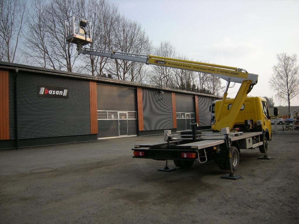 Renault Maxity mit Multitel 160 Alu DS - Truck mounted aerial platform: picture 3 Renault Maxity mit Multitel 160 Alu DS - Truck mounted aerial platform: picture 3