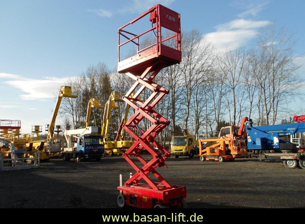 Snorkelift S 1930, Scherenarbeitsbühne AH 7,8m Snorkelift S 1930, Scherenarbeitsbühne AH 7,8m - Scissor lift: picture 3 Snorkelift S 1930, Scherenarbeitsbühne AH 7,8m Snorkelift S 1930, Scherenarbeitsbühne AH 7,8m - Scissor lift: picture 3