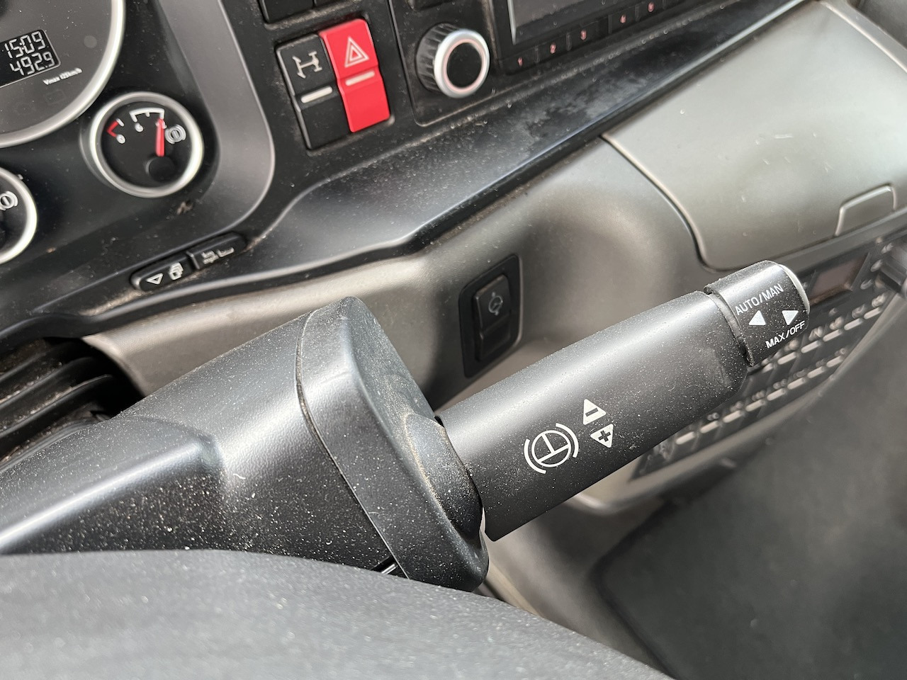 MAN TGX 26.480 6x2  Atlas 145.2 Kran Baustoff   AHK - Dropside/ Flatbed truck, Crane truck: picture 2 MAN TGX 26.480 6x2  Atlas 145.2 Kran Baustoff   AHK - Dropside/ Flatbed truck, Crane truck: picture 2