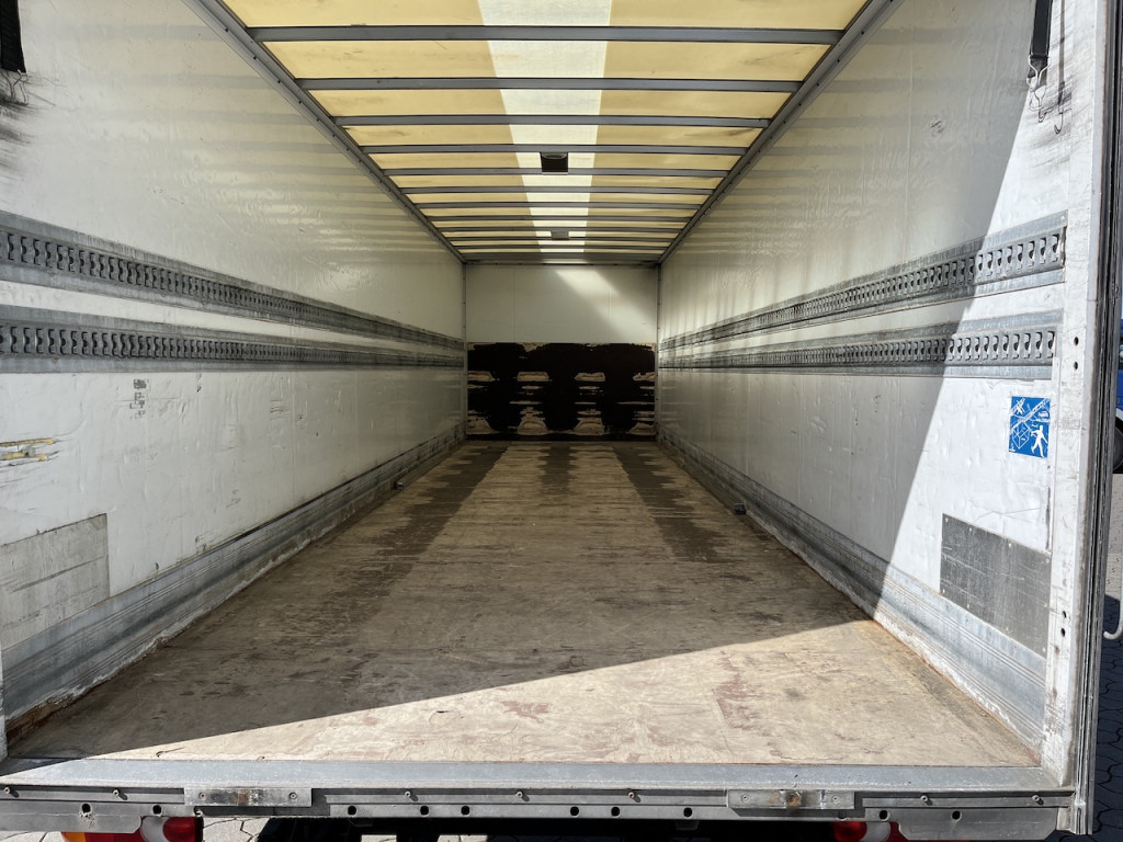 Iveco 120E25 Eurocargo 4x2 Koffer | Ladebordwand - Truck: picture 3 Iveco 120E25 Eurocargo 4x2 Koffer | Ladebordwand - Truck: picture 3