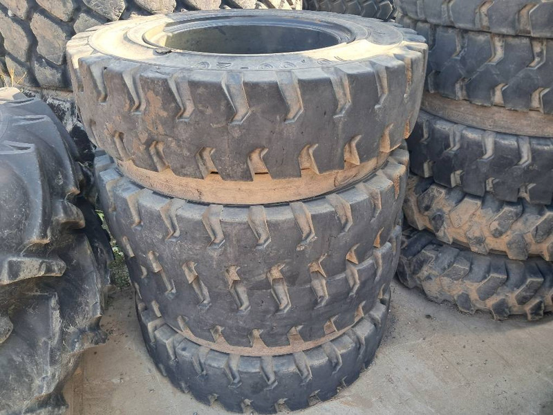 Trelleborg Excavator 10.00-20 SOLID (8 tyres) - Wheels and tires for Construction machinery: picture 1 Trelleborg Excavator 10.00-20 SOLID (8 tyres) - Wheels and tires for Construction machinery: picture 1