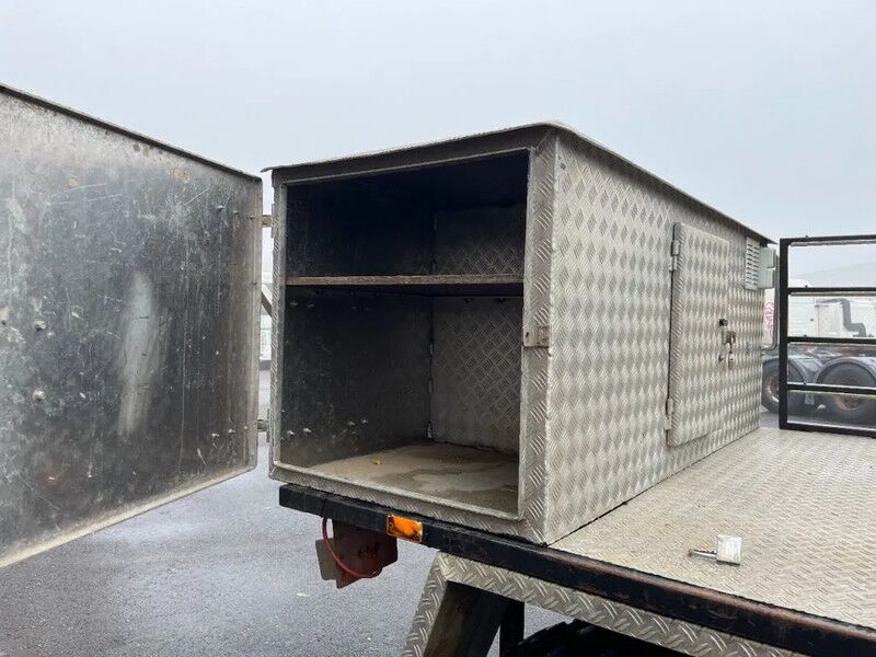 Mercedes-Benz UNIMOG 406 - 6 cilinder - 4x4 - 40.589 - Dropside/ Flatbed truck: picture 5 Mercedes-Benz UNIMOG 406 - 6 cilinder - 4x4 - 40.589 - Dropside/ Flatbed truck: picture 5