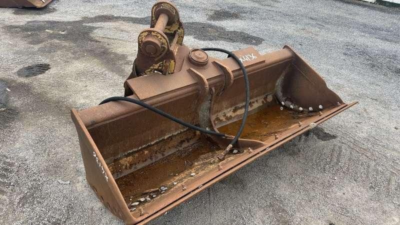 2000mm - Axes 70mm - Excavator bucket: picture 1 2000mm - Axes 70mm - Excavator bucket: picture 1
