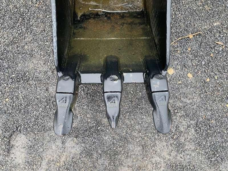 ARDEN EQUIPMENT QA40 / QA41 430mm - Excavator bucket: picture 2 ARDEN EQUIPMENT QA40 / QA41 430mm - Excavator bucket: picture 2