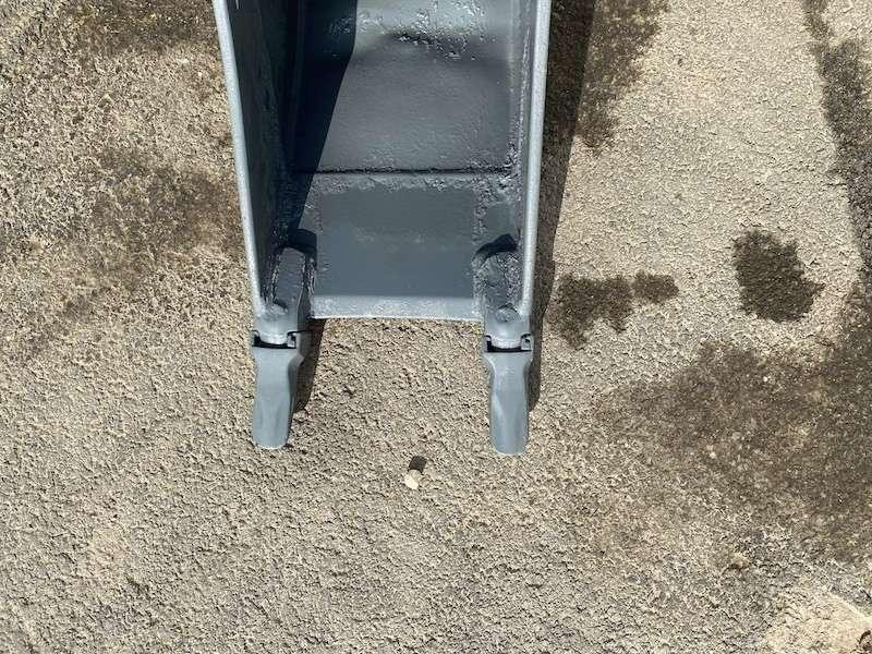 MECALAC 340mm - séries 8 / 10 / 11 et 12 - Excavator bucket for Construction machinery: picture 2 MECALAC 340mm - séries 8 / 10 / 11 et 12 - Excavator bucket for Construction machinery: picture 2