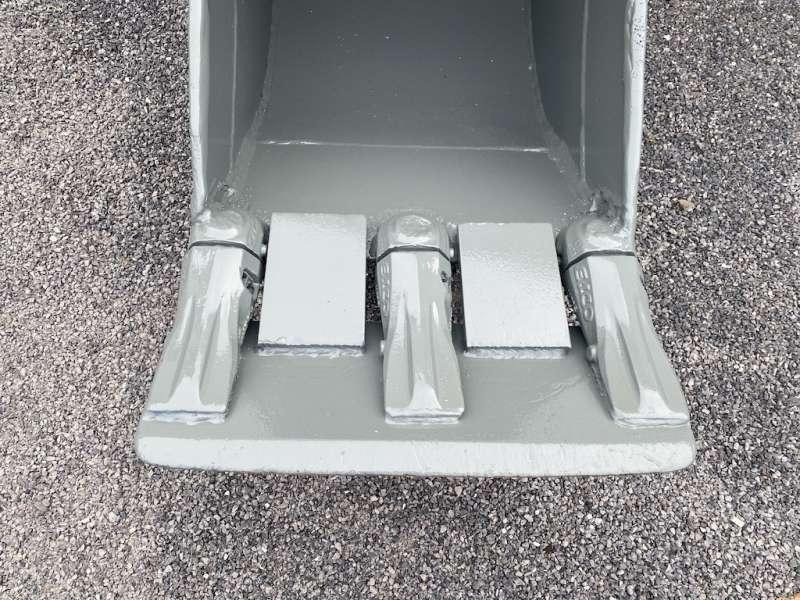 MECALAC 450mm - Series 8 / 10 / 11 et 12 - Excavator bucket: picture 2 MECALAC 450mm - Series 8 / 10 / 11 et 12 - Excavator bucket: picture 2