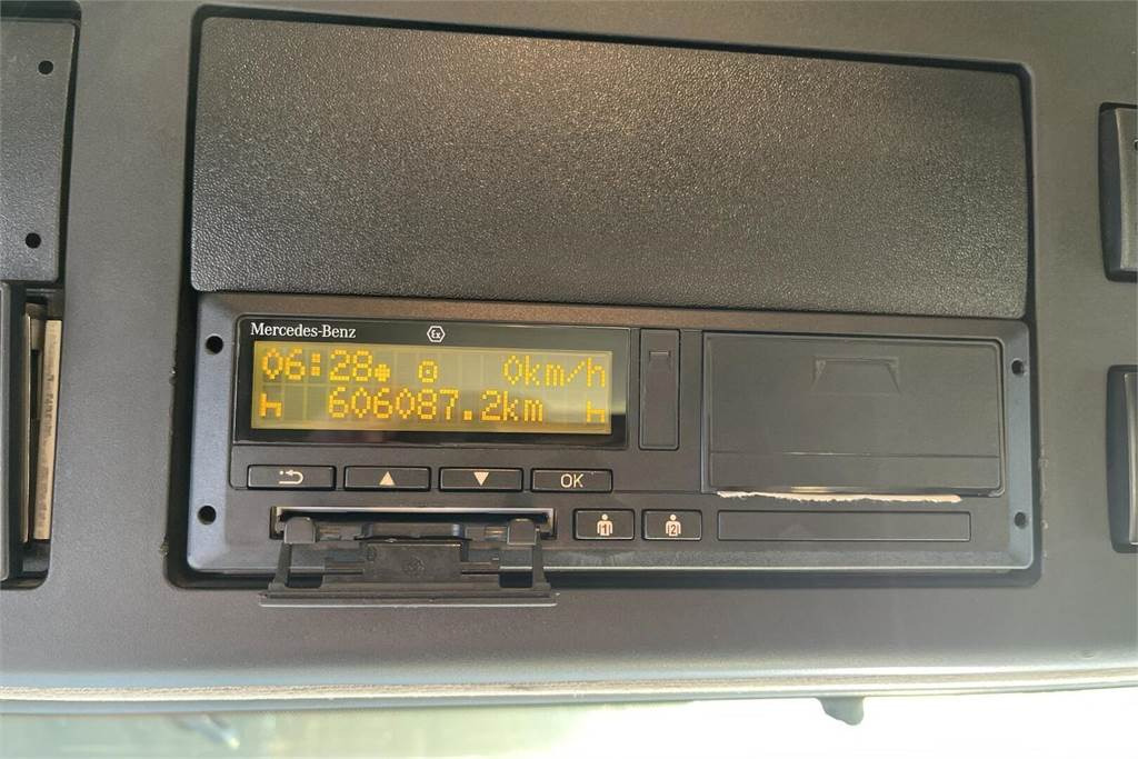 Isothermal truck Mercedes-Benz ACTROS L 2551 6x2 FRC 06/2027: picture 16