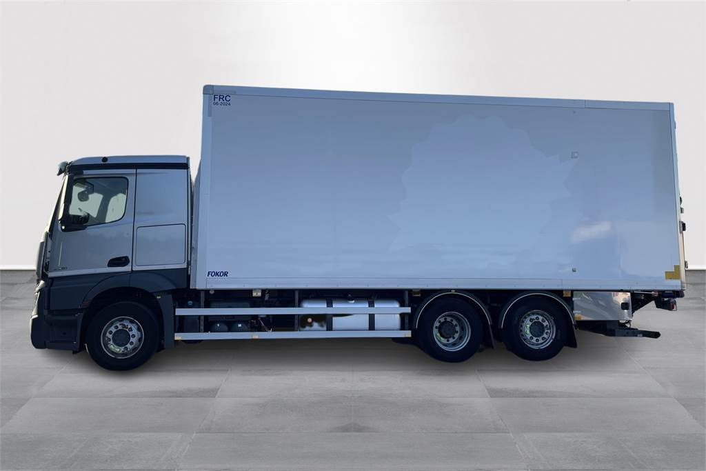 Isothermal truck Mercedes-Benz ACTROS L 2551 6x2 FRC 06/2027: picture 8