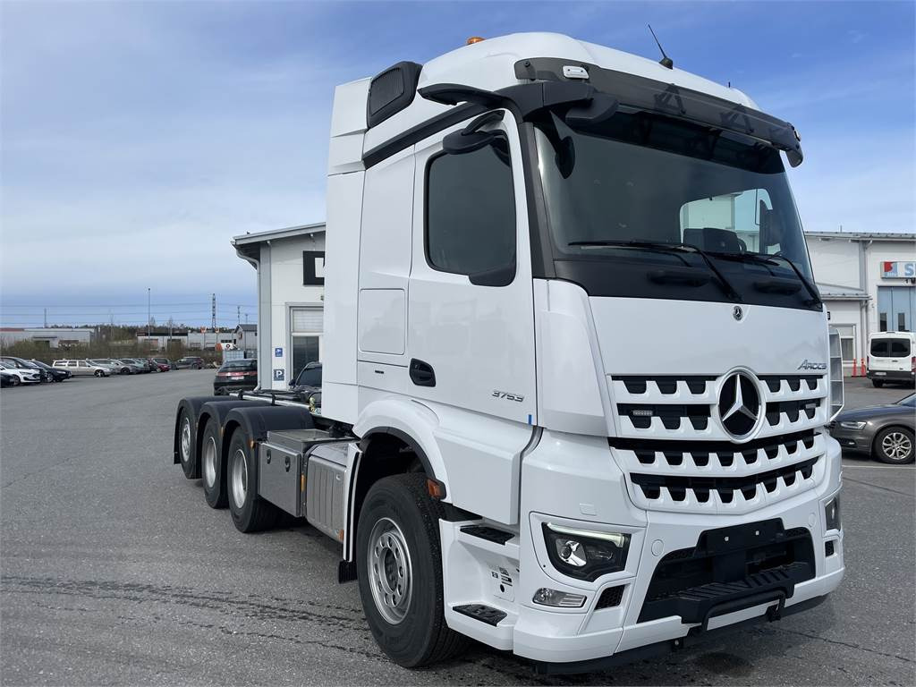 Mercedes-Benz Arocs 5 - Hook lift truck: picture 2 Mercedes-Benz Arocs 5 - Hook lift truck: picture 2