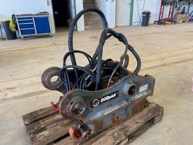 OilQuick (5757) gebr. SW OilQuick OQ 80 - Attachment for Construction machinery: picture 1 OilQuick (5757) gebr. SW OilQuick OQ 80 - Attachment for Construction machinery: picture 1