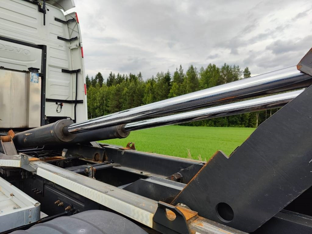 Hook lift truck Volvo FH 540: picture 11