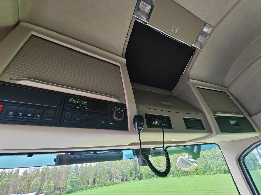 Hook lift truck Volvo FH 540: picture 16