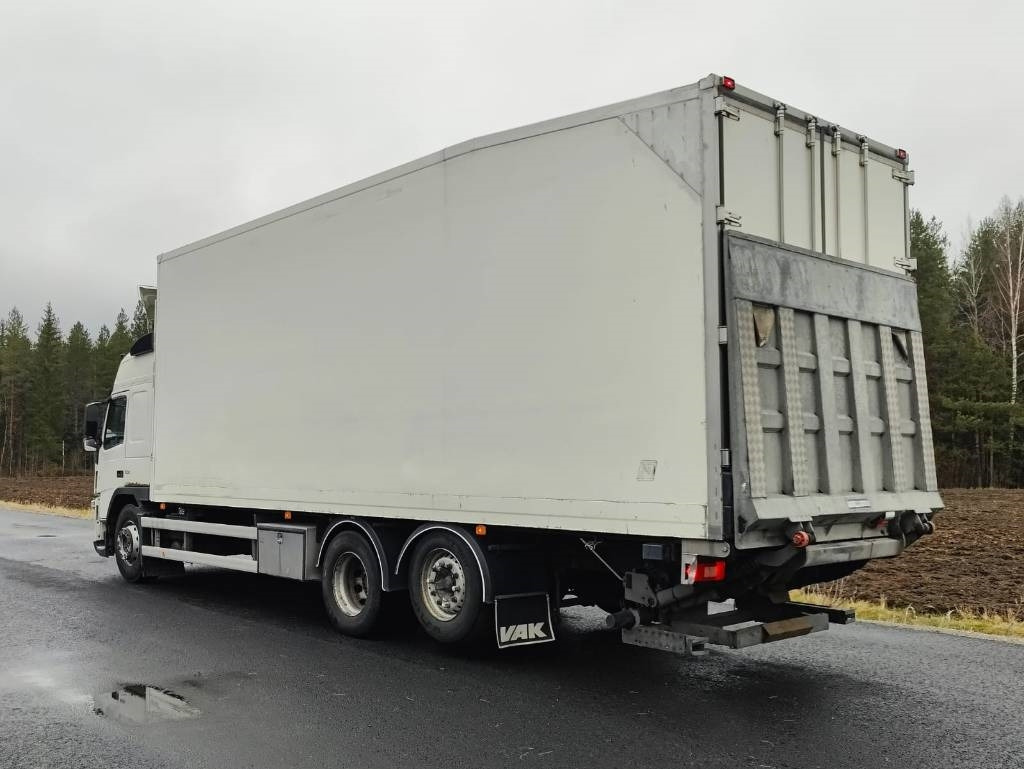 Volvo FM 13  - Box truck: picture 4 Volvo FM 13  - Box truck: picture 4