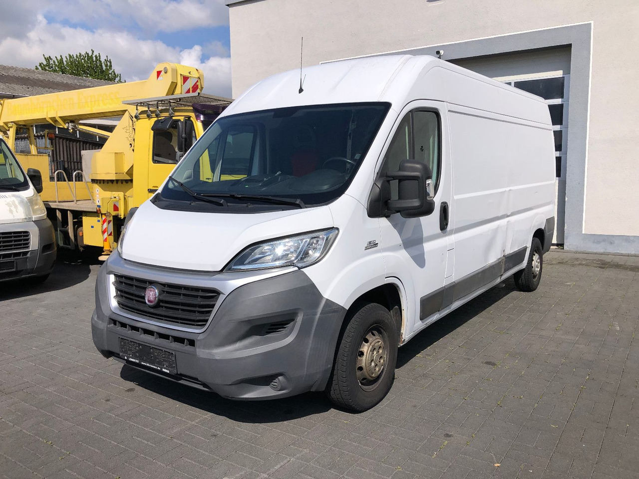 Fiat Ducato 2,3 JTD, 35 130 L4H2 RS: 4035 mm - Panel van: picture 3 Fiat Ducato 2,3 JTD, 35 130 L4H2 RS: 4035 mm - Panel van: picture 3