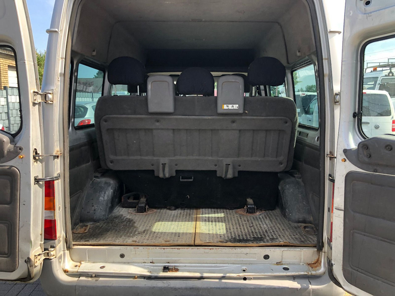 Leasing of Ford Transit 2.4 TDi, Heckantrieb, 8-Sitzer, Klima Ford Transit 2.4 TDi, Heckantrieb, 8-Sitzer, Klima: picture 18 Leasing of Ford Transit 2.4 TDi, Heckantrieb, 8-Sitzer, Klima Ford Transit 2.4 TDi, Heckantrieb, 8-Sitzer, Klima: picture 18