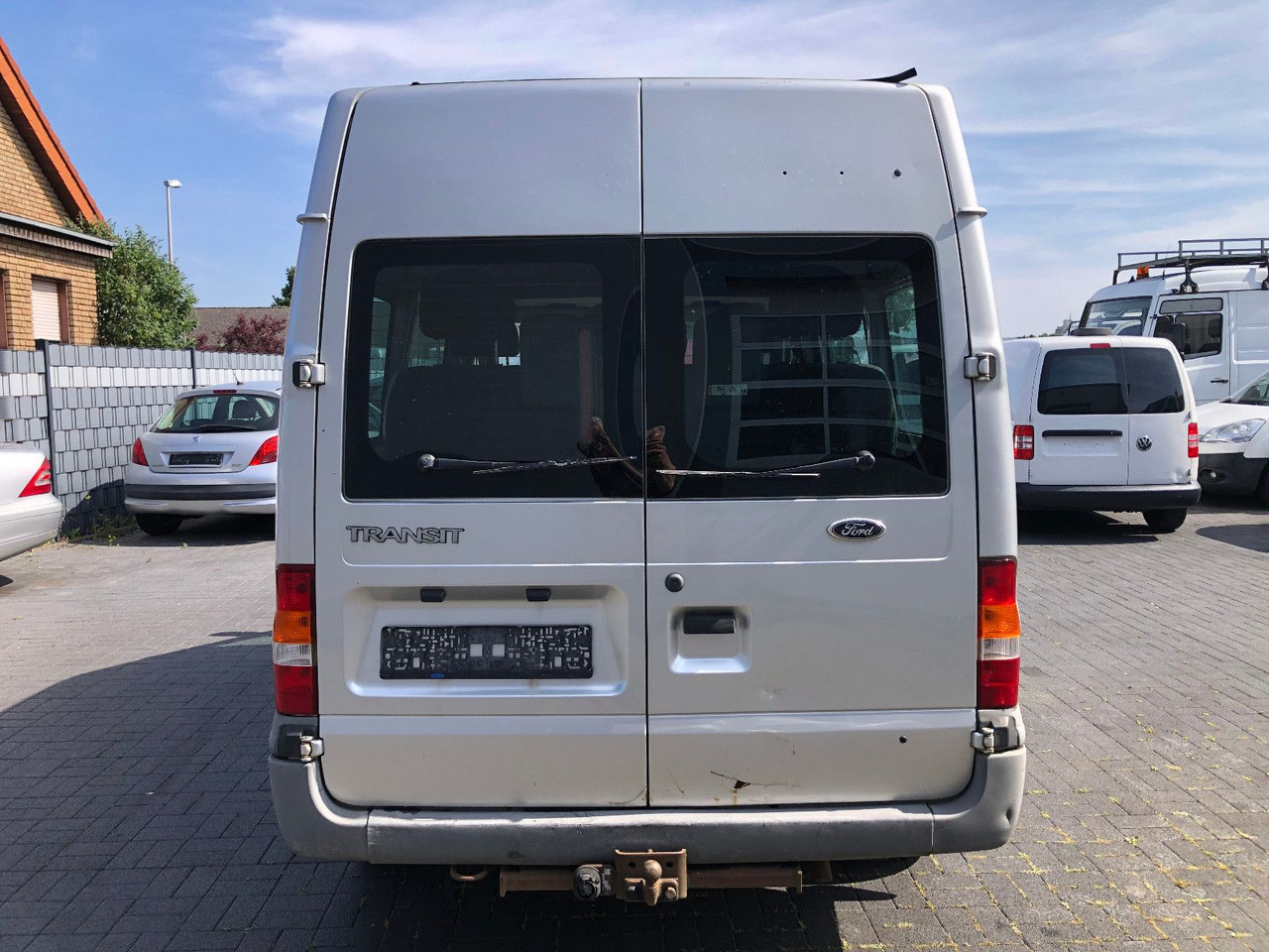 Leasing of Ford Transit 2.4 TDi, Heckantrieb, 8-Sitzer, Klima Ford Transit 2.4 TDi, Heckantrieb, 8-Sitzer, Klima: picture 7 Leasing of Ford Transit 2.4 TDi, Heckantrieb, 8-Sitzer, Klima Ford Transit 2.4 TDi, Heckantrieb, 8-Sitzer, Klima: picture 7