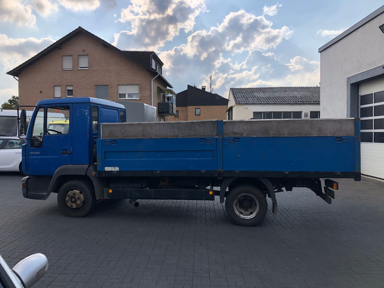 Flatbed van MAN LE 140 C Klima, Tempomat, TÜV 11-2025: picture 9