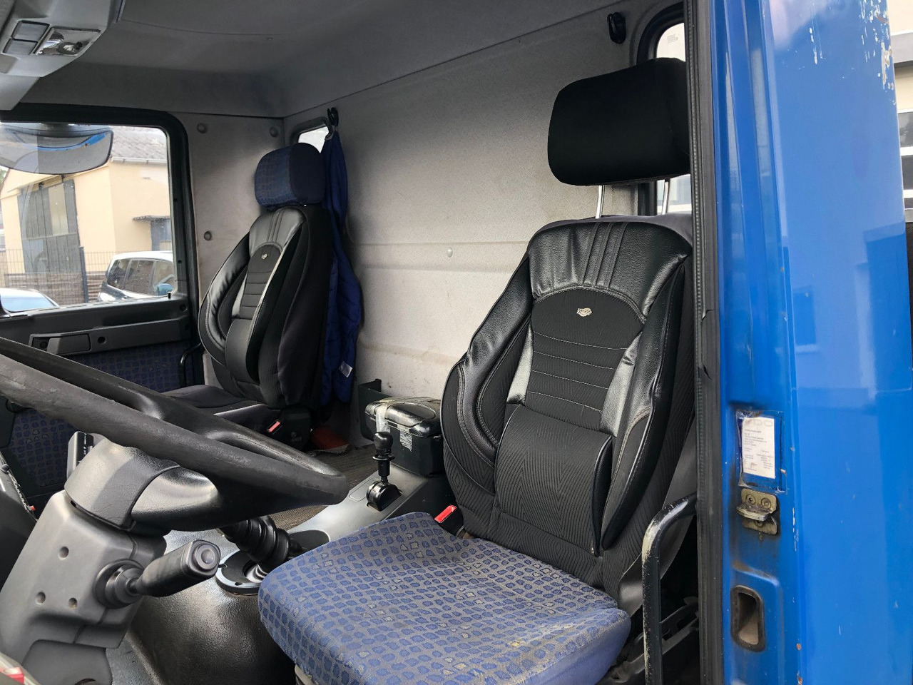 Flatbed van MAN LE 140 C Klima, Tempomat, TÜV 11-2025: picture 24