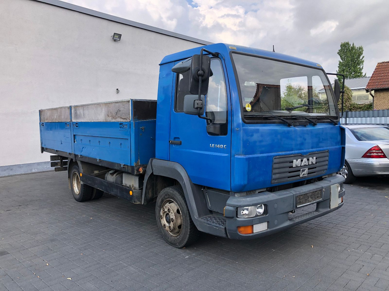 MAN LE 140 C Klima, Tempomat, TÜV 11-2025 - Flatbed van: picture 3 MAN LE 140 C Klima, Tempomat, TÜV 11-2025 - Flatbed van: picture 3