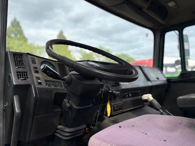 Cab chassis truck MAN 18 18.232 4x2 FULL STEEL CHASSIS (MANUAL GEARBOX / FULL STEEL SUSPENSION / REDUCTION AXLE): picture 10